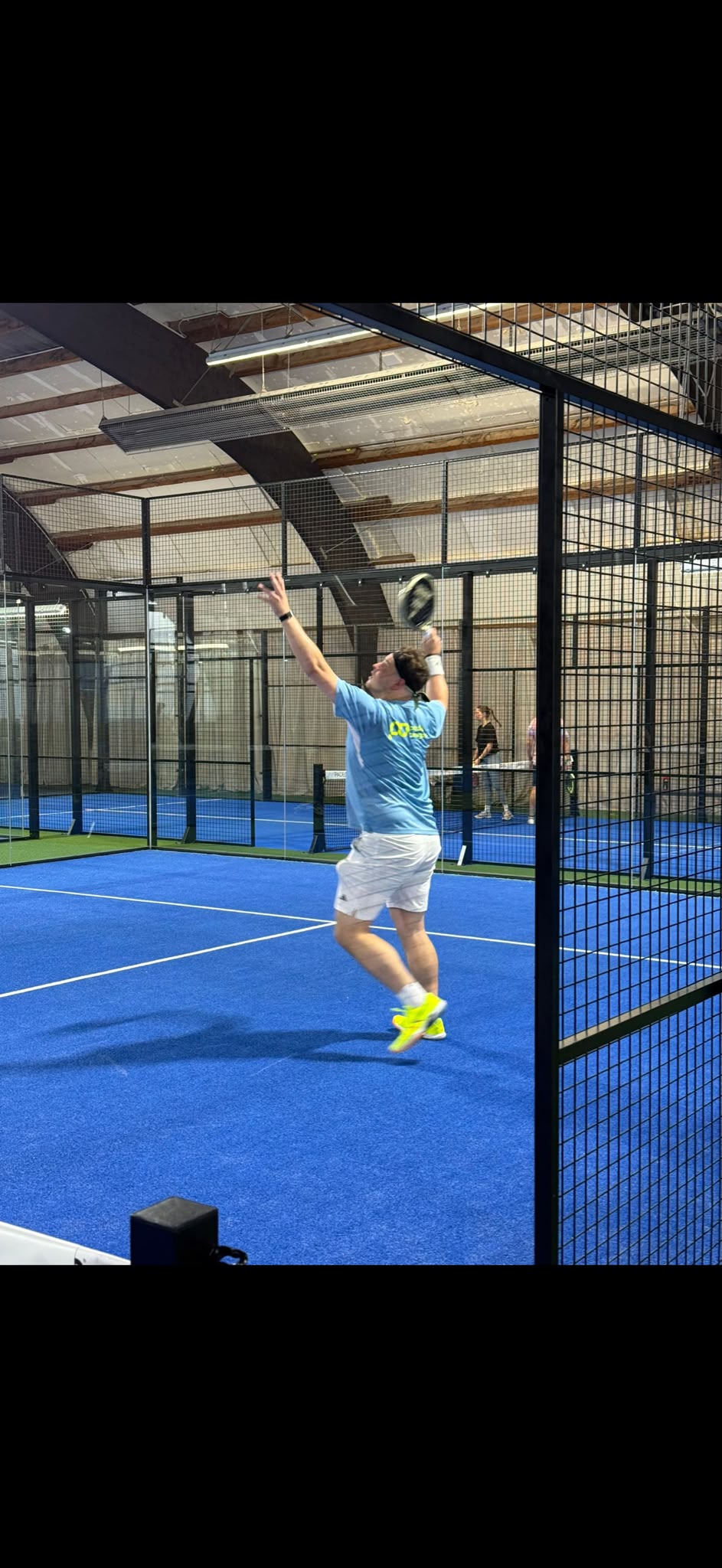 Linus auf dem Padel Court
